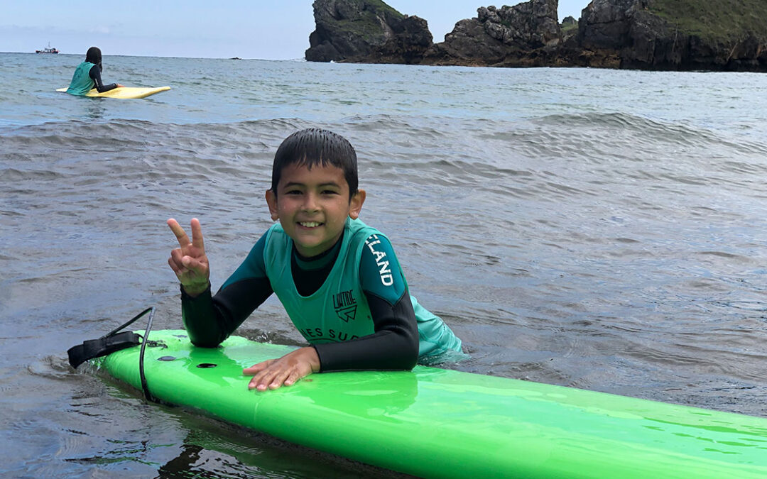 Aprender a surfear: tablas de surf para principiantes y trucos